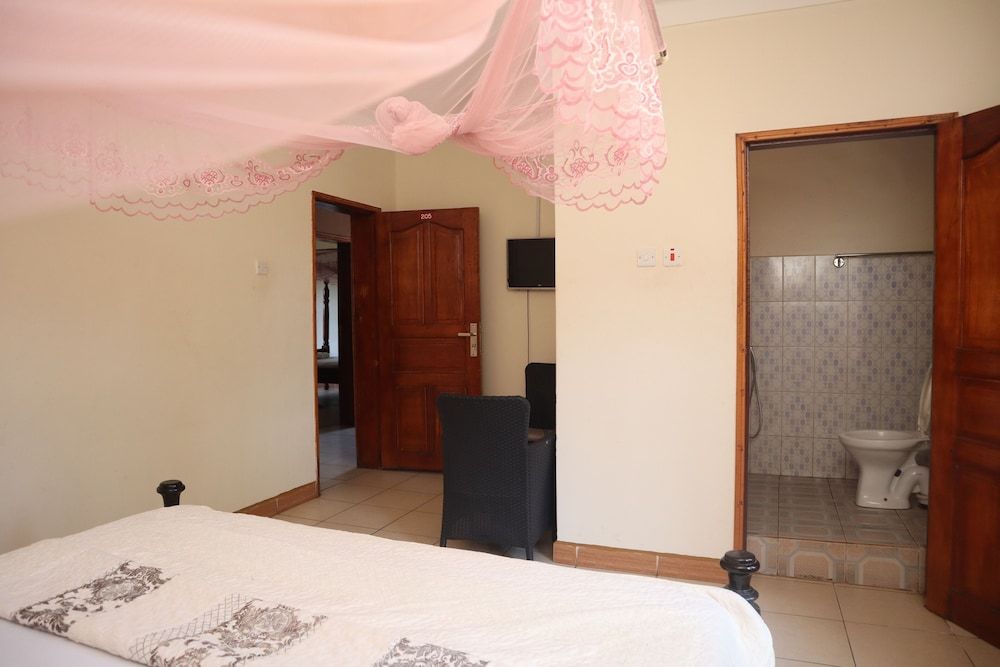 Namulanda Motel Standard Double Room 5