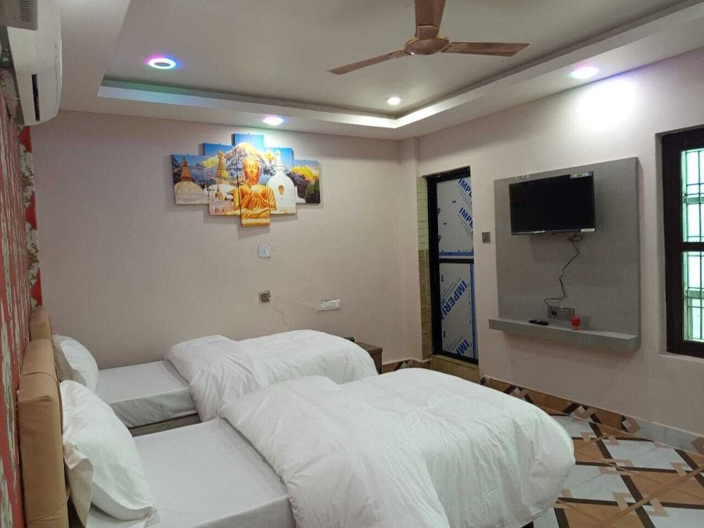 HOTEL DEV INN Twin Room, City View 4