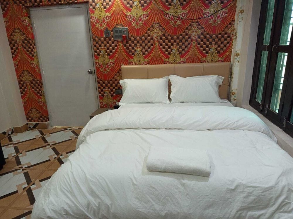 HOTEL DEV INN Double Room, City View