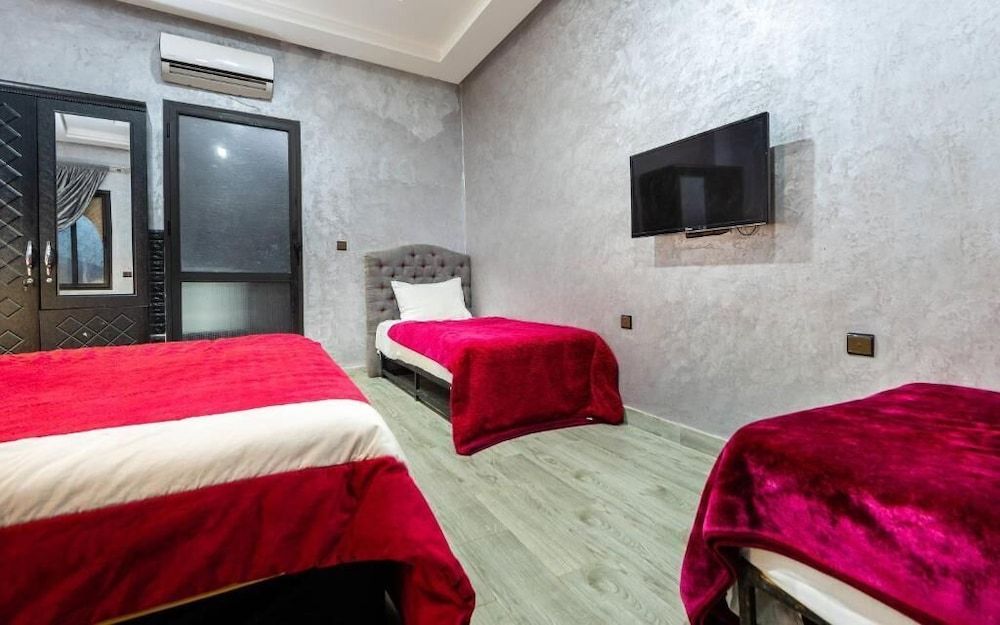 Sidi Abdallah Ghiat Deluxe Quadruple Room