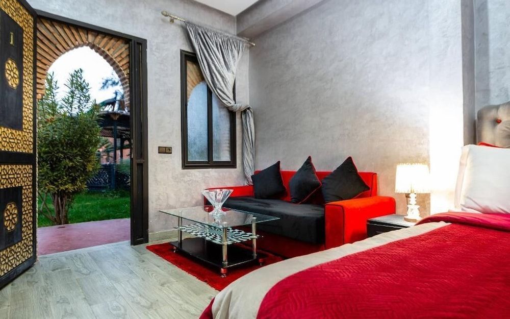 Sidi Abdallah Ghiat Deluxe Double Room 4