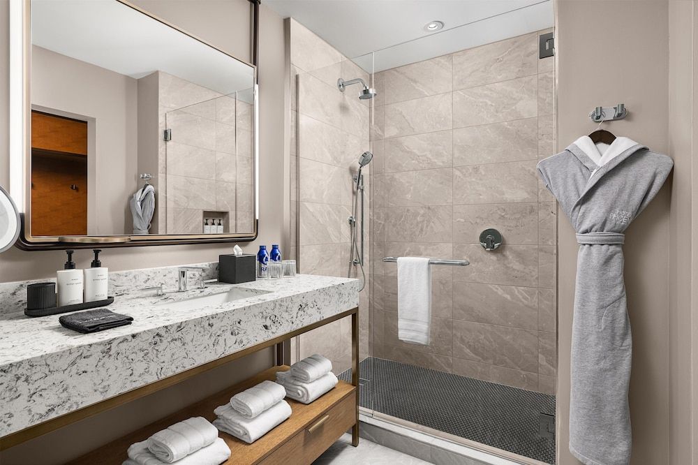 Hotel Phoenix Atlanta Premier Stadium Connector 6