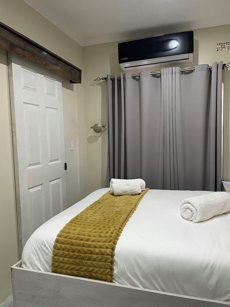 Casa Favorita Comfort Villa, Mixed Dorm, Pool View, Poolside 5