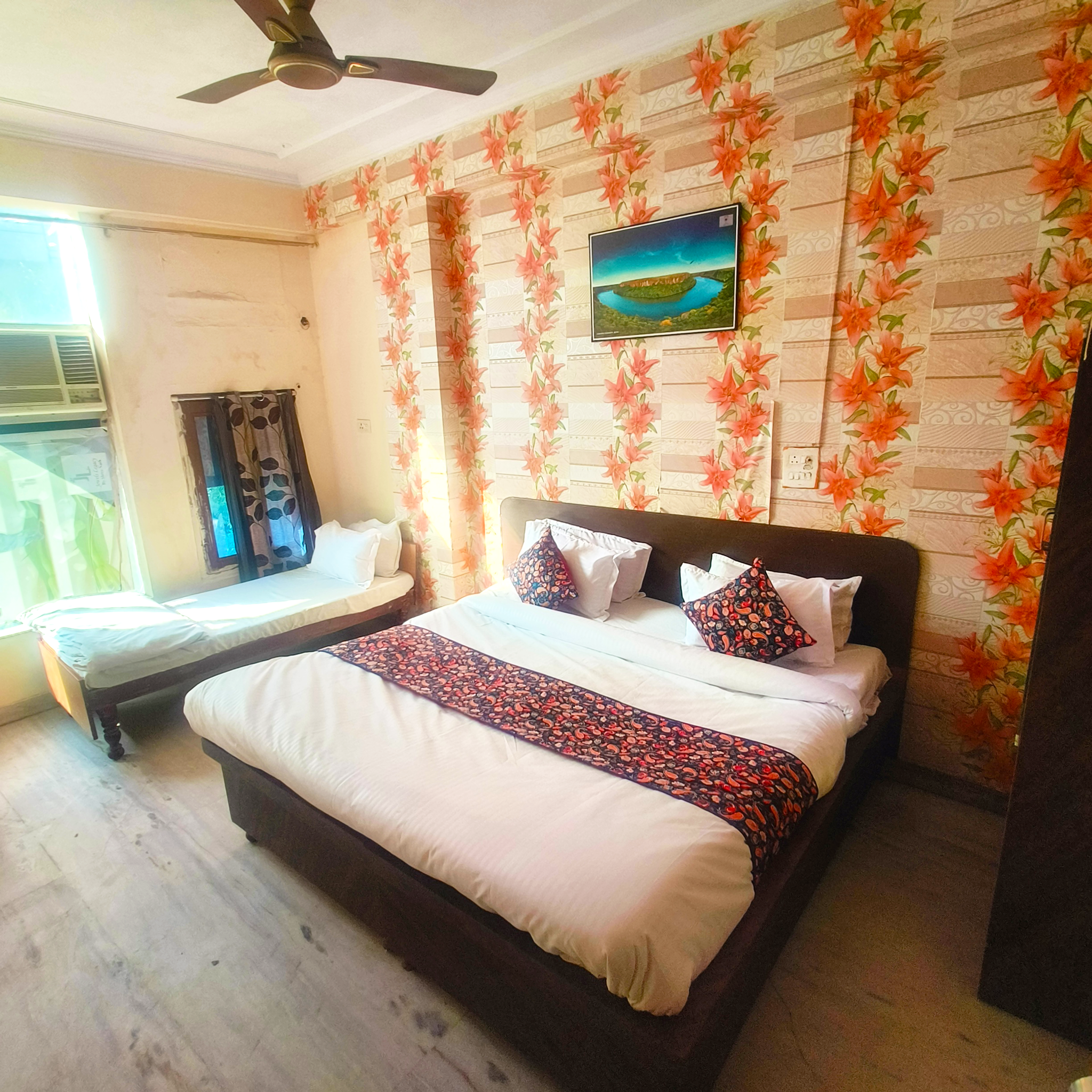 Hotel Vasant Palace Deluxe Family Room 9