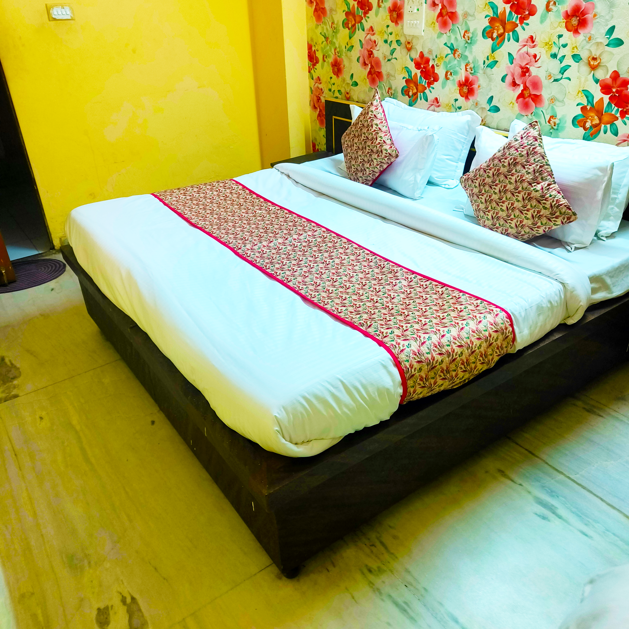 Hotel Vasant Palace Deluxe Family Room 6