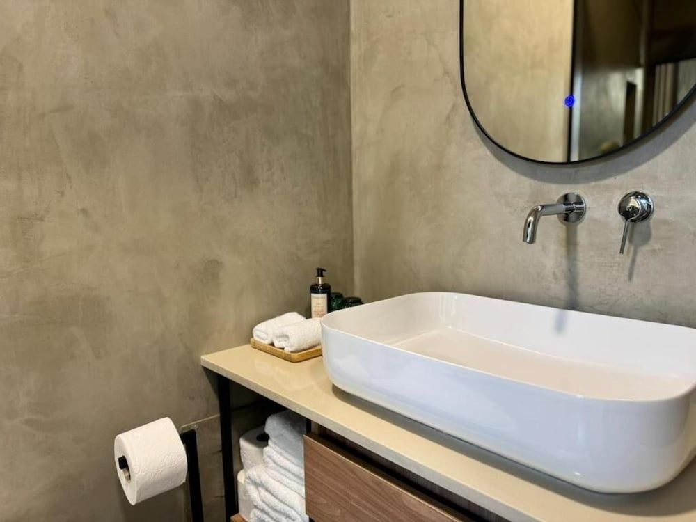 Moonlight Apartments Tirana Deluxe Double Room, City View 2