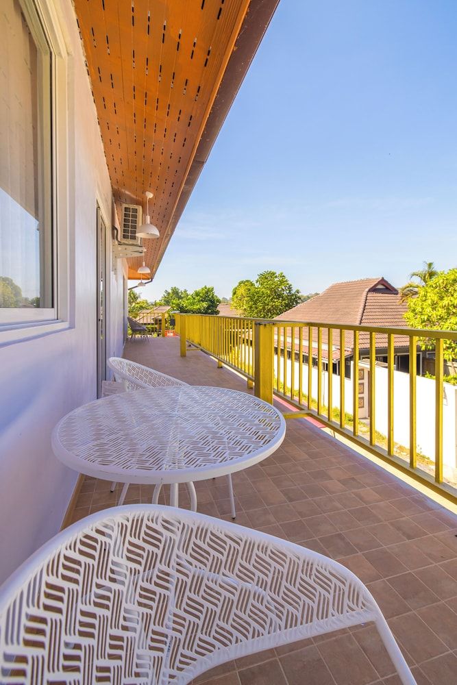 Tongtong Garden Holiday Hotel Family Triple Room, Balcony, Resort View 5