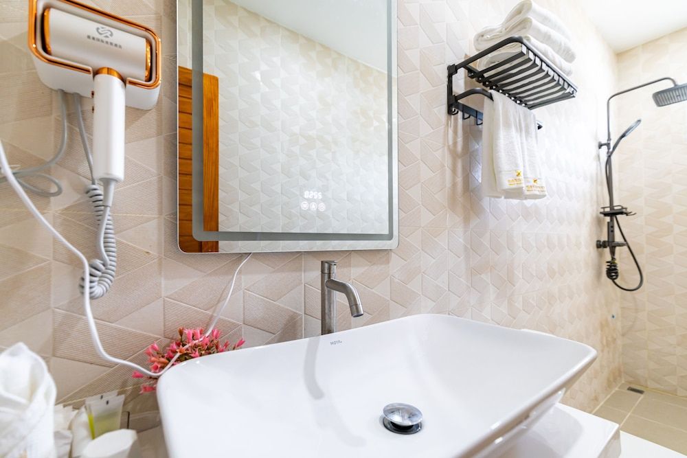 Tongtong Garden Holiday Hotel Superior Twin Room, Balcony, Resort View 3