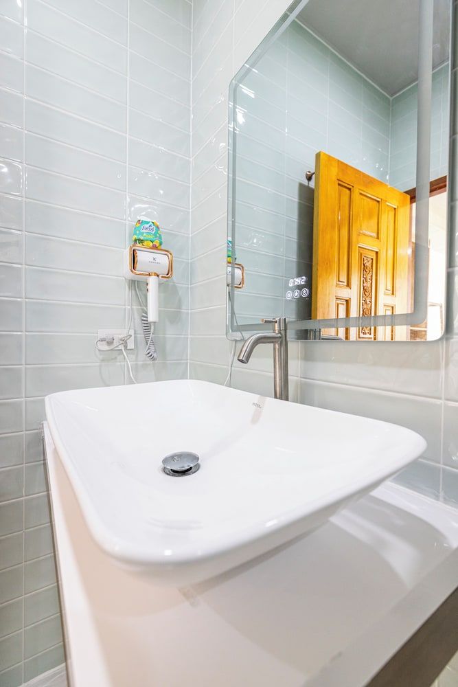 Tongtong Garden Holiday Hotel Family Triple Room, Balcony, Resort View 7