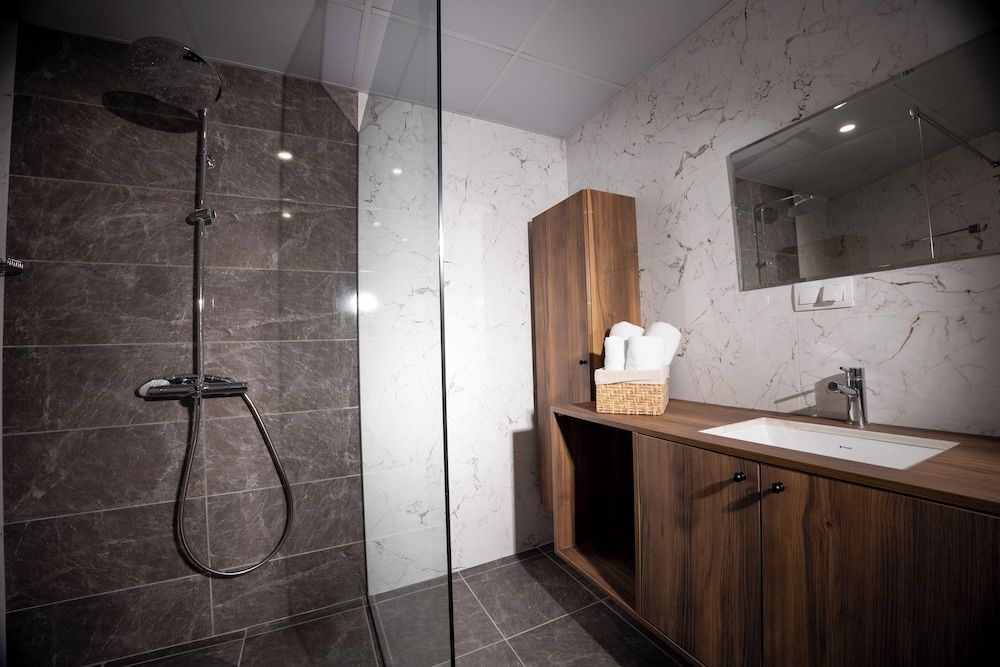 Queen's cottage Family Apartment, Courtyard View