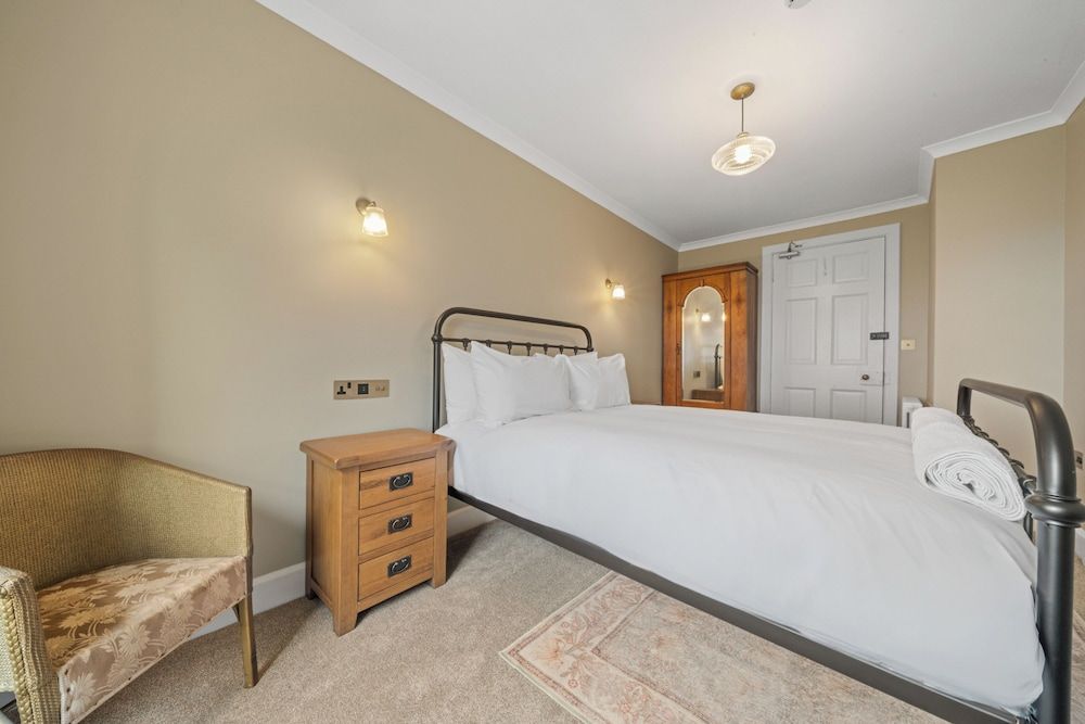 Cuilcheanna House B&B Double Room, Lake View (Skye)