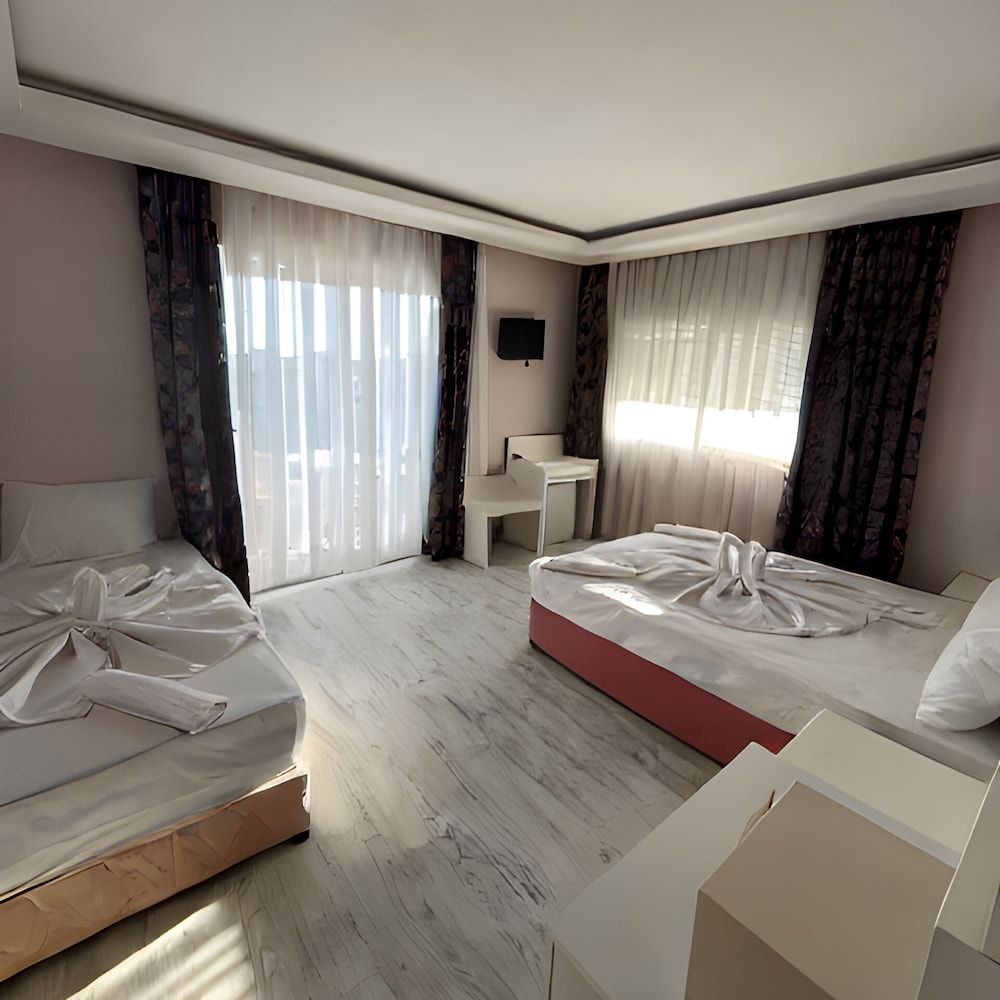 Beachway Hotel Side Deluxe Room with Partially Sea View 3