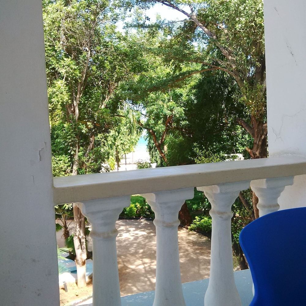 Emerald House Standard Double Room, 1 King Bed 5