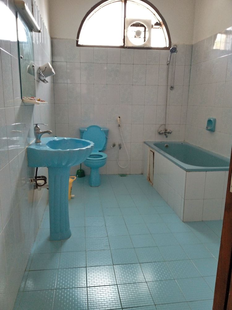 Emerald House Standard Double Room, 1 King Bed 6