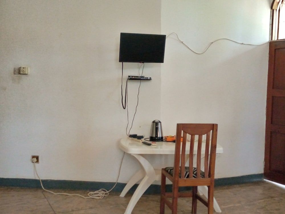 Emerald House Standard Double Room, 1 King Bed 12