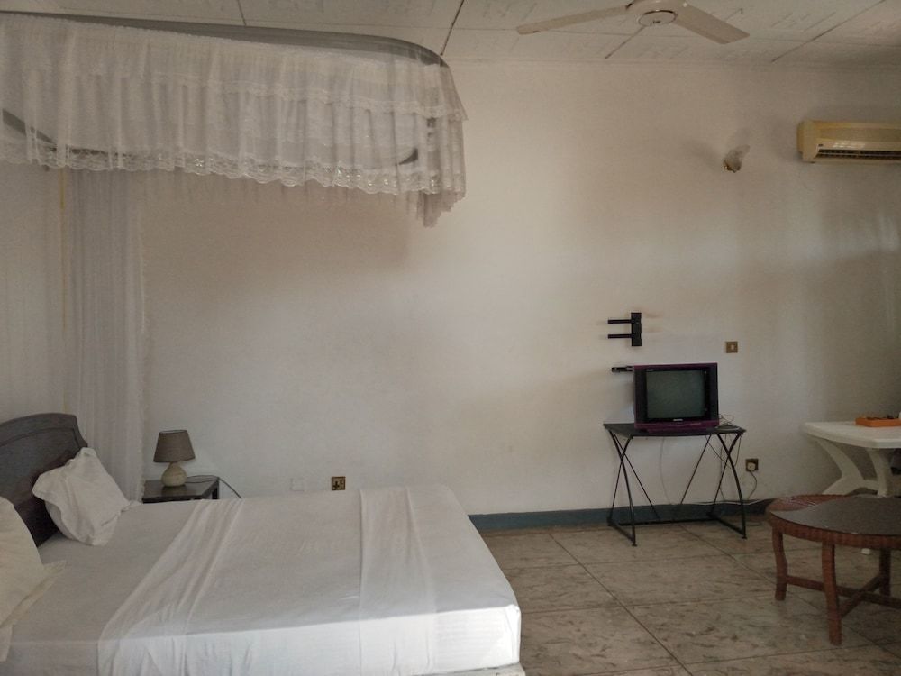 Emerald House Standard Double Room, 1 King Bed 11