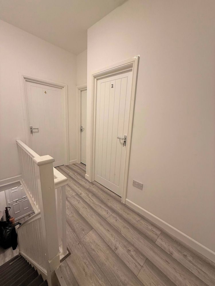 Stylish Dream Home With 4 En-suite Bedrooms House, 4 Bedrooms 9