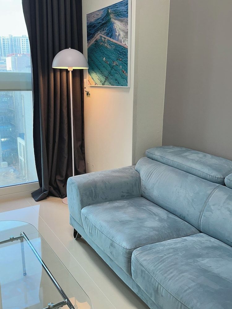 Grape Residence Hotel Standard Double Room, City View 2