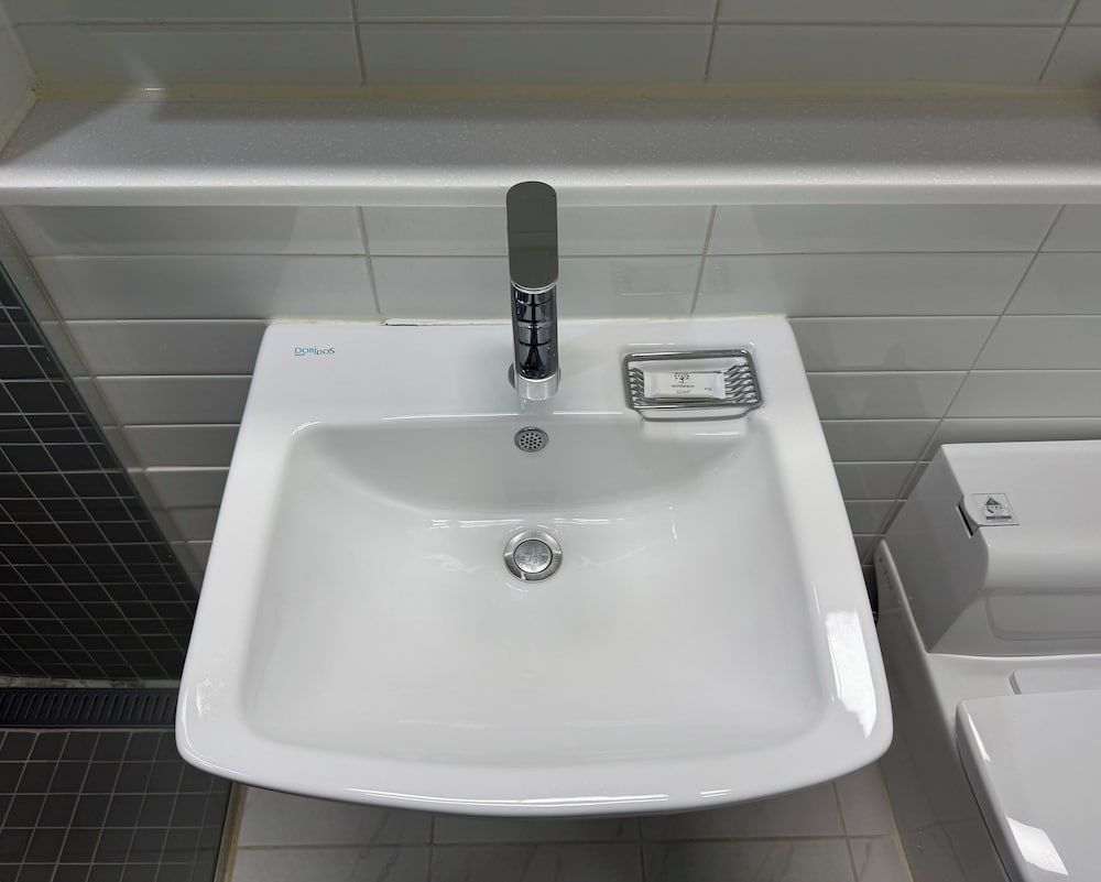 Grape Residence Hotel Deluxe Triple Room, Ocean View 3