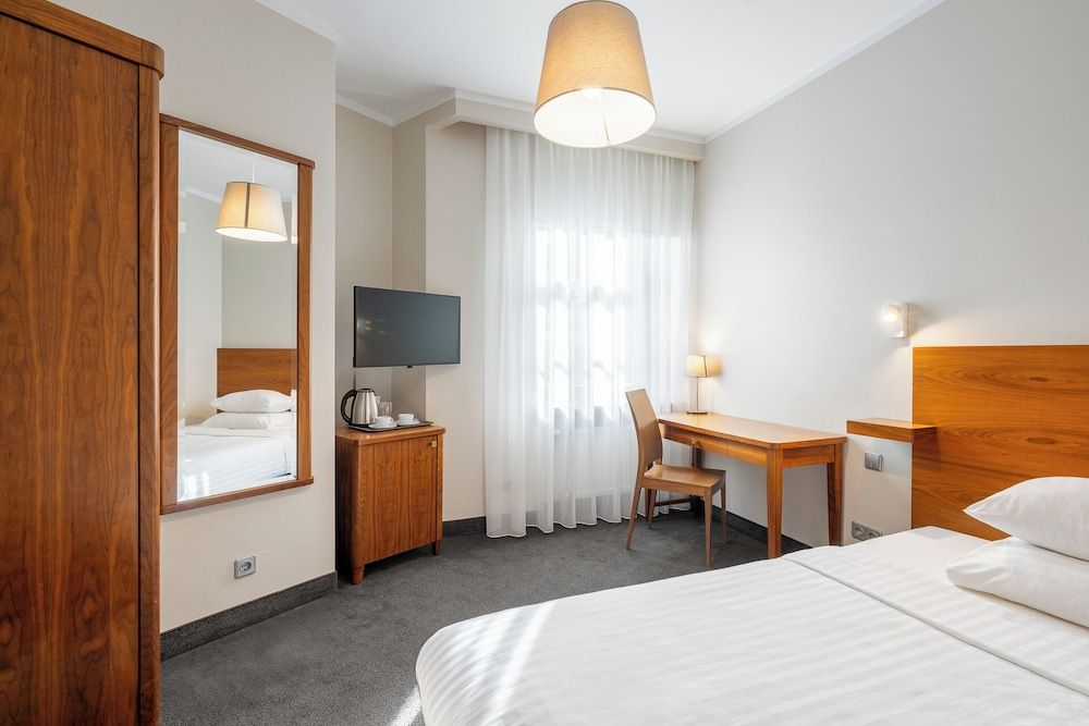 RIJA Riga City Center Hotel Economy Double Room, City View 3