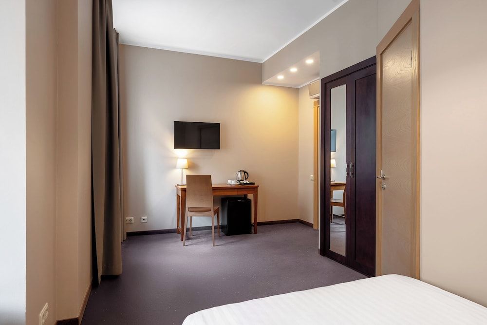 RIJA Riga City Center Hotel Economy Double Room, City View 7