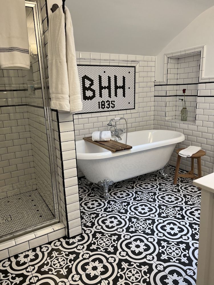 Historic Boyd Harvey House and Grounds 2 Bedroom Home by RedAwning House, 2 Bedrooms 14