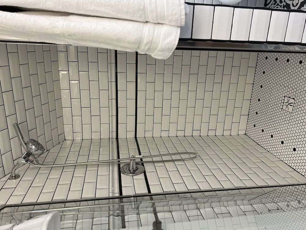 Historic Boyd Harvey House and Grounds 2 Bedroom Home by RedAwning House, 2 Bedrooms 20