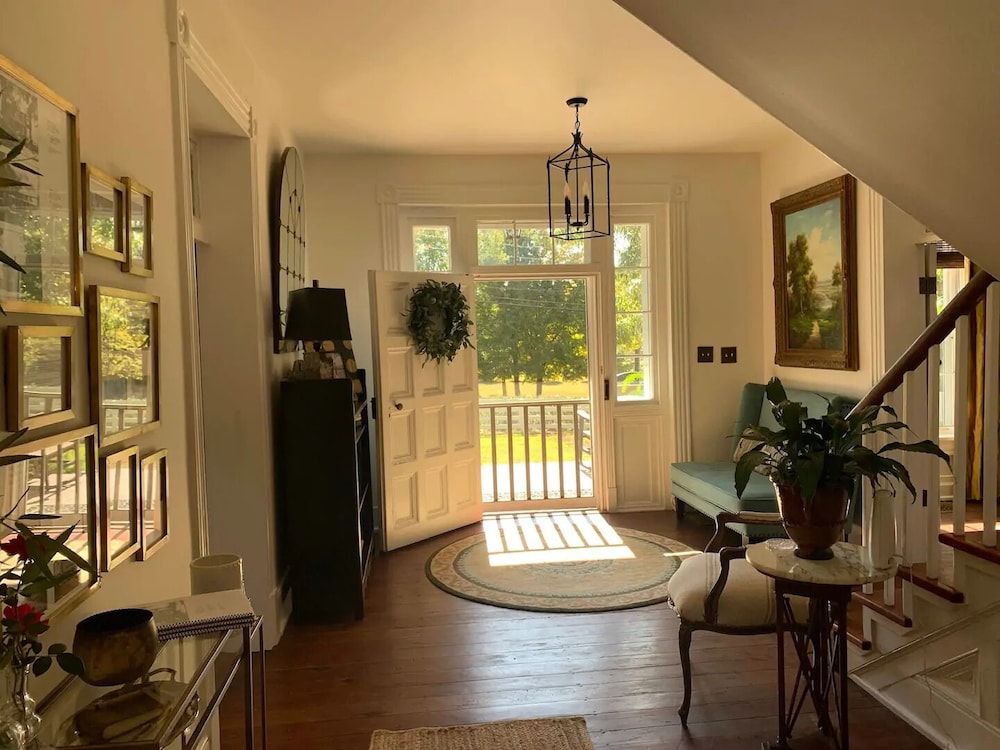 Historic Boyd Harvey House and Grounds 2 Bedroom Home by RedAwning House, 2 Bedrooms 8