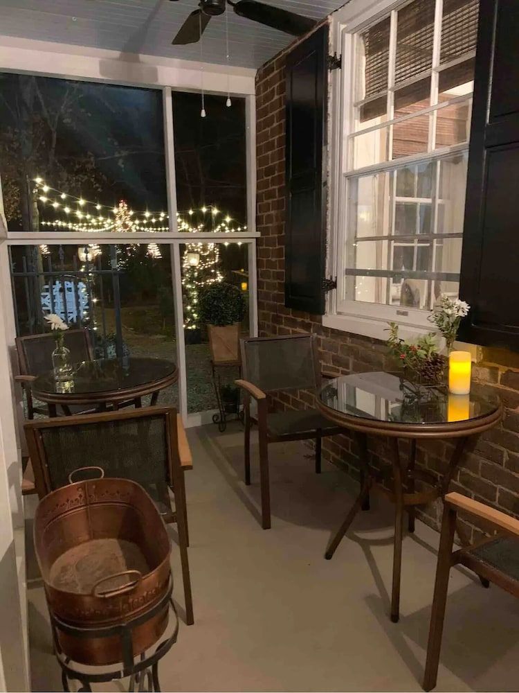 Historic Boyd Harvey House and Grounds 2 Bedroom Home by RedAwning House, 2 Bedrooms 12