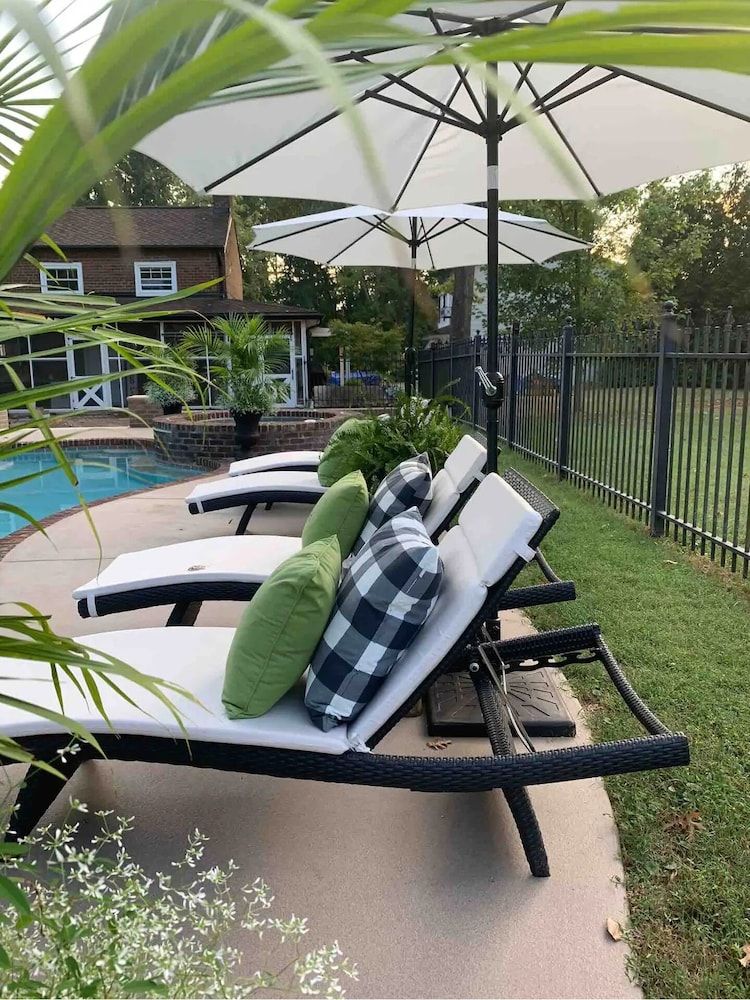 Historic Boyd Harvey House and Grounds 2 Bedroom Home by RedAwning House, 2 Bedrooms 10