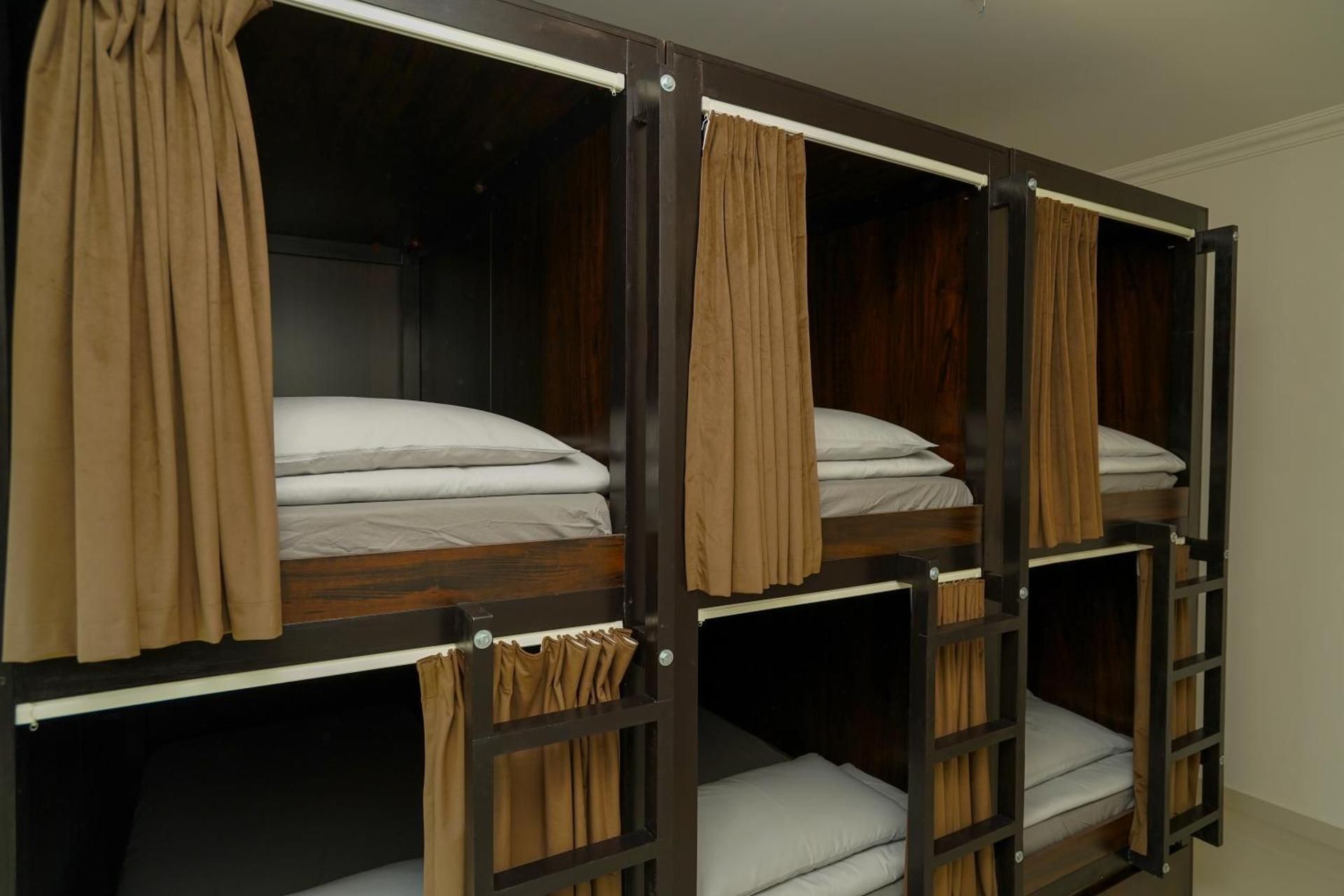 Maison Miraj Hostel Single Bed in Male Dormitory Room with Shared Bathroom