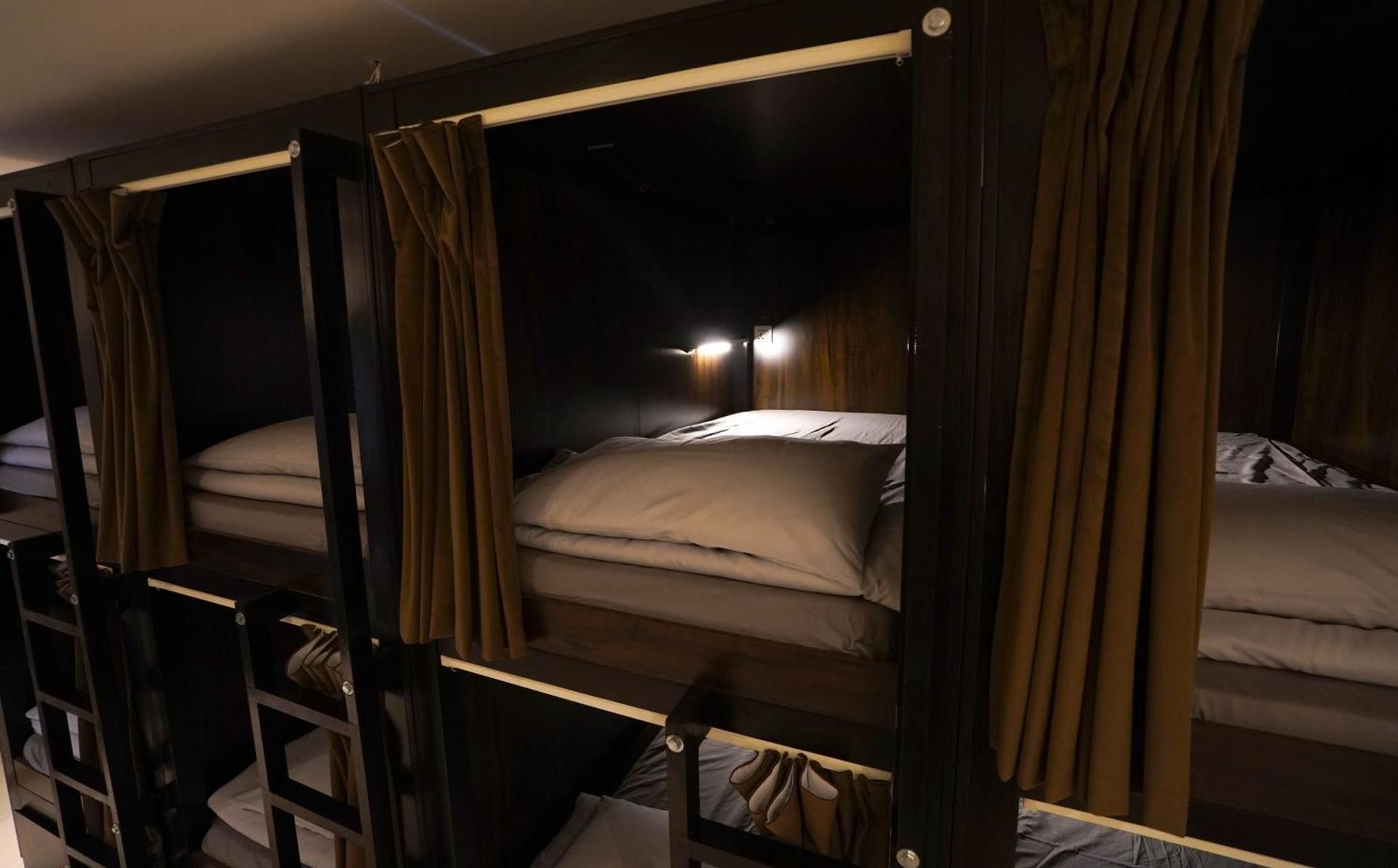 Maison Miraj Hostel Single Bed in Male Dormitory Room with Shared Bathroom 2