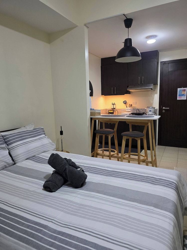 Pioneerwoodlands Mandaluyong Studio Unit Condo, 1 Bedroom, Accessible 2