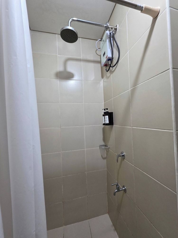 Pioneerwoodlands Mandaluyong Studio Unit Condo, 1 Bedroom, Accessible 17