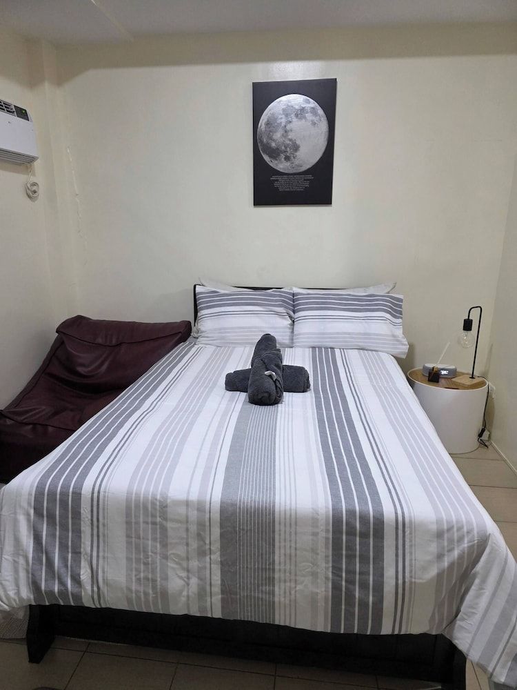 Pioneerwoodlands Mandaluyong Studio Unit Condo, 1 Bedroom, Accessible 6