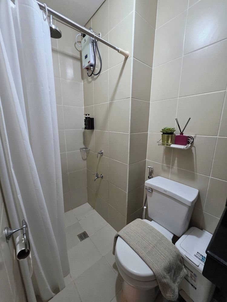 Pioneerwoodlands Mandaluyong Studio Unit Condo, 1 Bedroom, Accessible 13