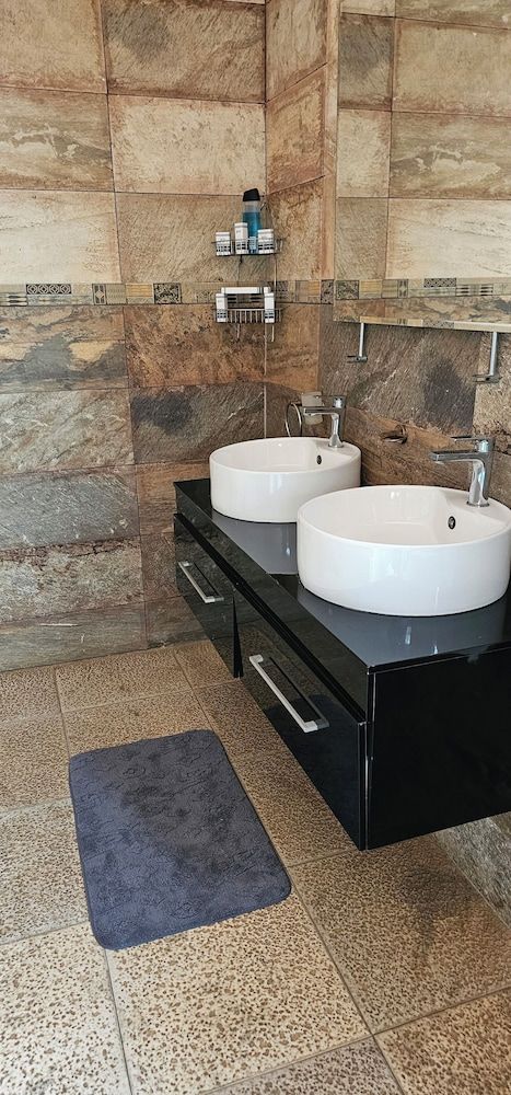 TumTowa Luxury Superior Double Room, Executive Level 6