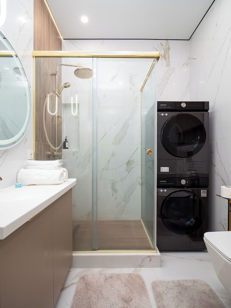 Business Aparts near MEGA Almaty Comfort Apartment, 2 Bedrooms, Private Bathroom 4