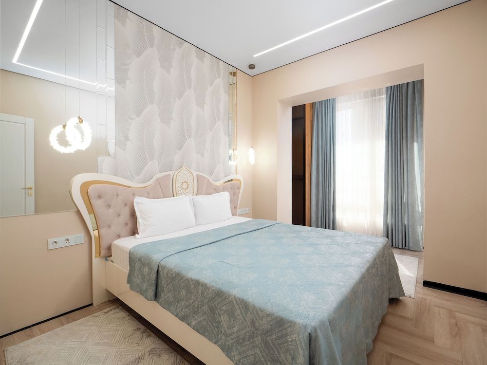 Business Aparts near MEGA Almaty Comfort Apartment, 2 Bedrooms, Private Bathroom 2