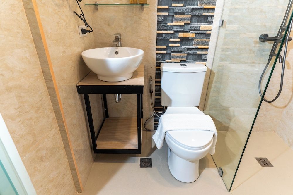 Hollywood Hotel Puerto Princesa Executive Suite 4