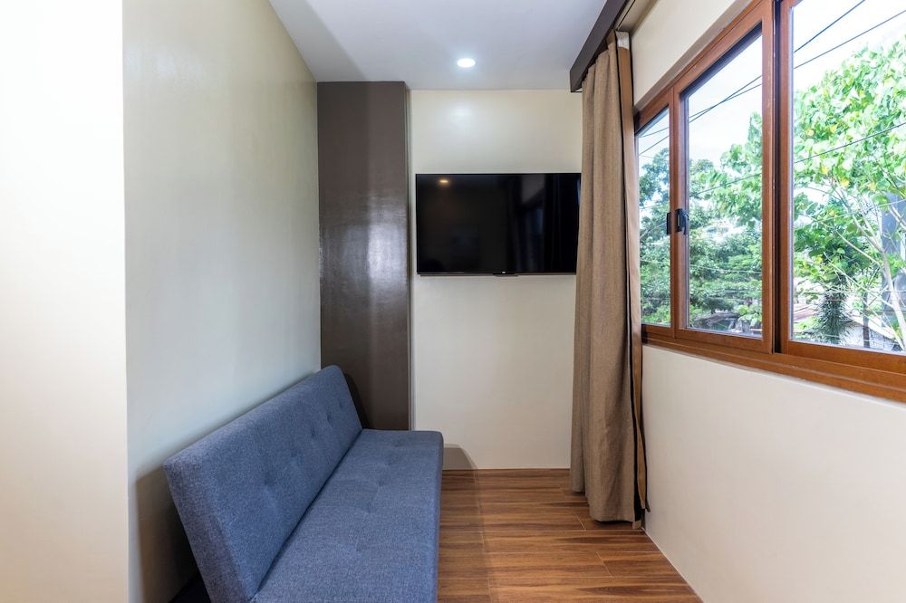 Hollywood Hotel Puerto Princesa Executive Suite 7