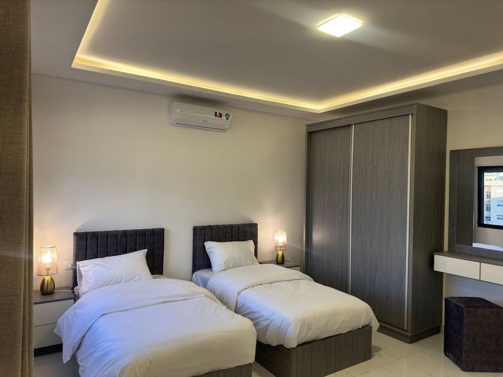 Cozy Home Near All Services 20 Apartment, 2 Bedrooms, Accessible, Smoking