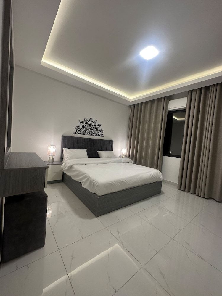 Cozy Home Near All Services 20 Apartment, 2 Bedrooms, Accessible, Smoking 4