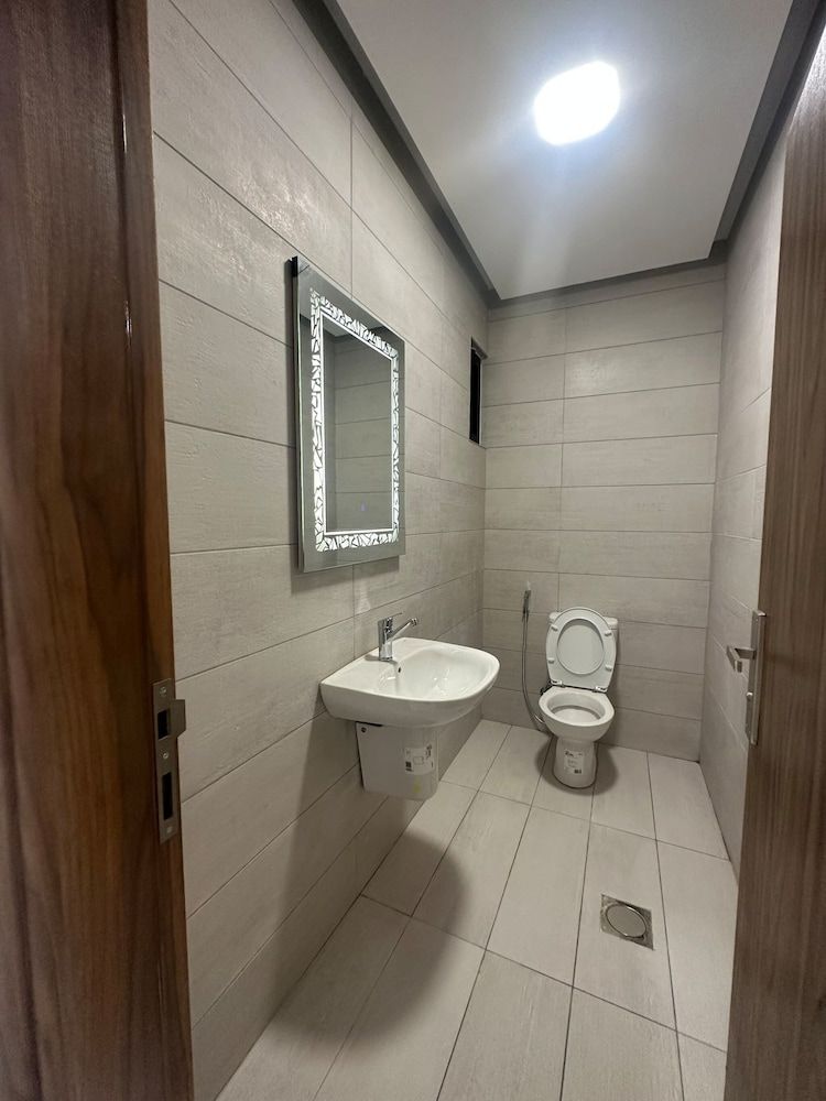 Cozy Home Near All Services 20 Apartment, 2 Bedrooms, Accessible, Smoking 10