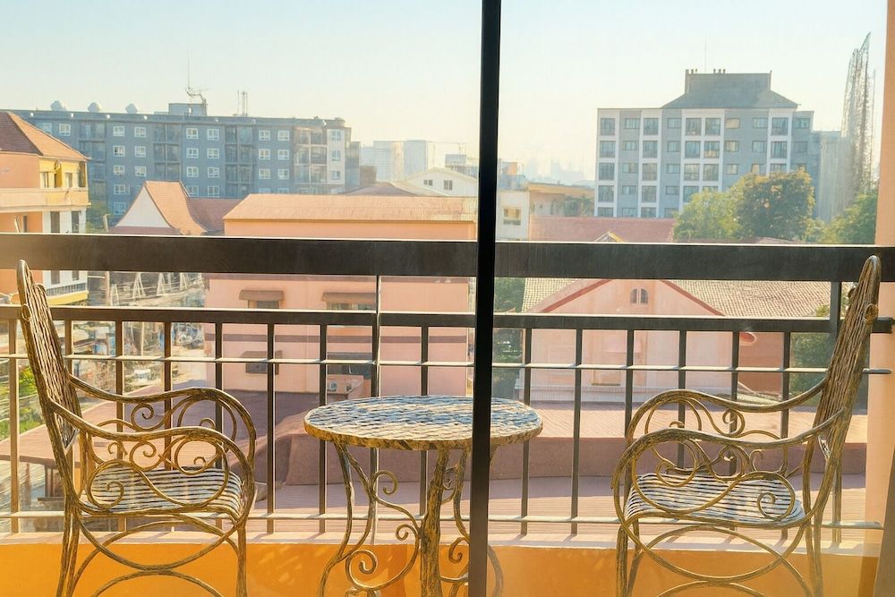 MEIDUO Selected Resort Pool Hotel Superior Studio Suite, City View 6