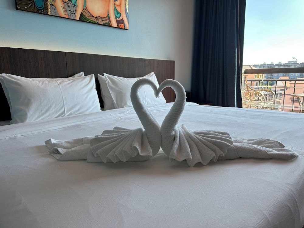 MEIDUO Selected Resort Pool Hotel Superior Studio Suite, City View 3