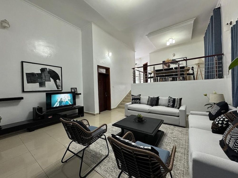 Iwacu Hotel Classic Double Room, Lake View 3