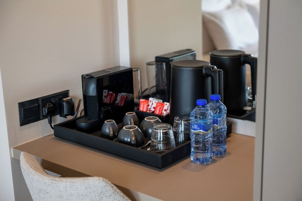 Warner Boutique Hotel Classic Double Room, Balcony, City View 6