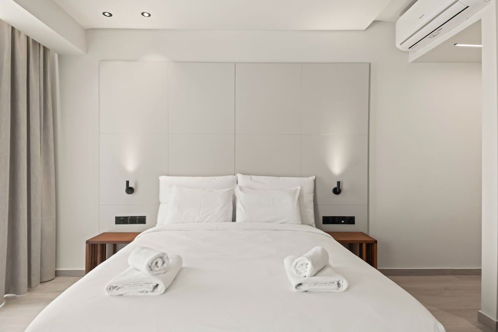 Warner Boutique Hotel Classic Double Room, Balcony, City View 3