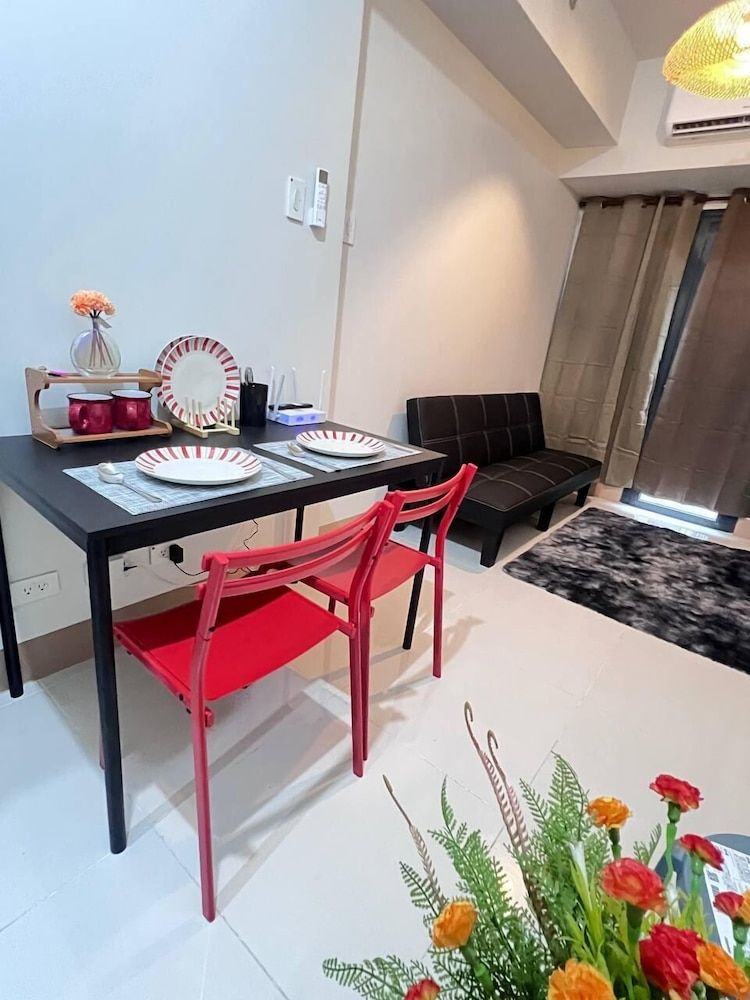 SHORE 3 RESIDENCES Comfort Condo, 1 Bedroom, Balcony, Pool View 260